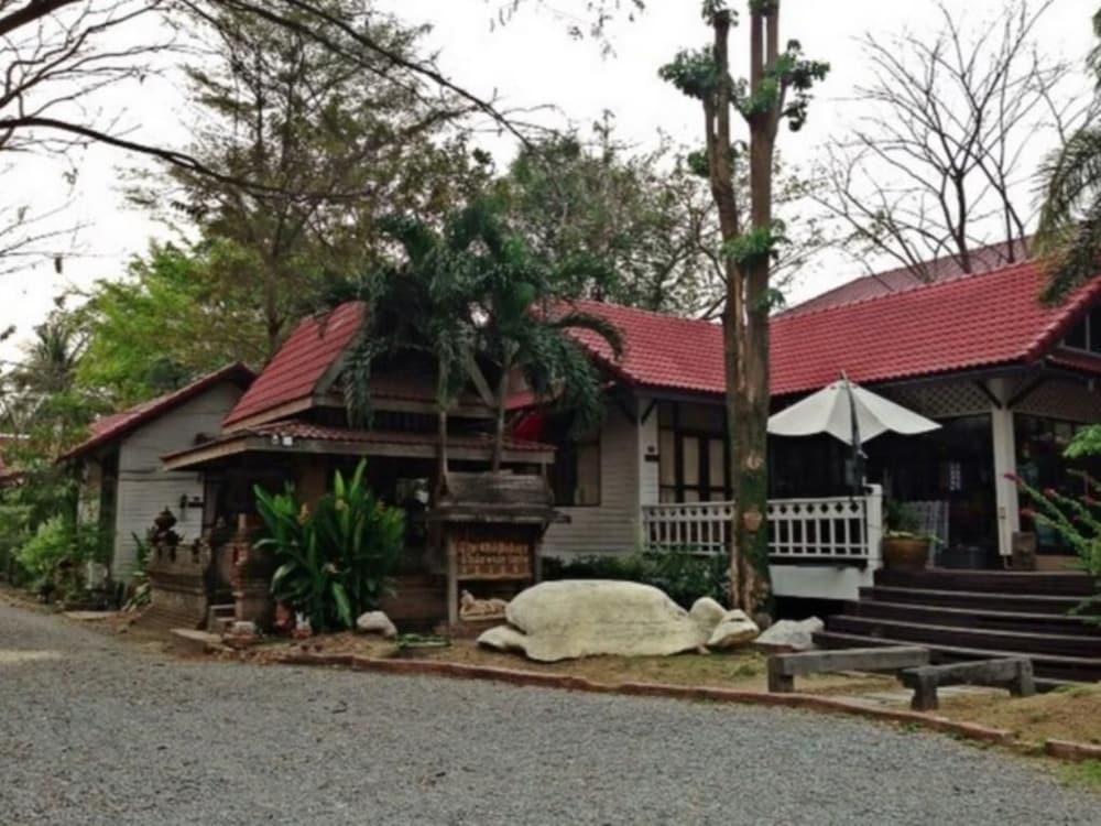 The Old Palace Resort Klong Sa Bua Phra Nakhon Si Ayutthaya Exterior photo